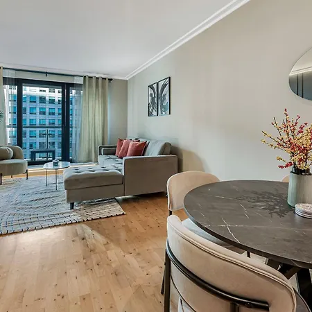 Mysquare South Quay 02 Bed Apartments In Canary Wharf